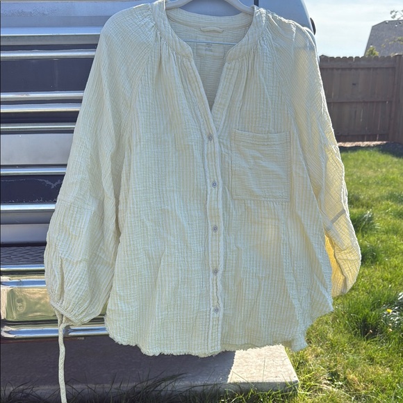 Aerie Light Yellow Button-Down Shirt - Picture 1 of 3